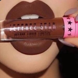 New In Box Jeffree Star Velour Liquid Lipstick - Dominatrix - Deep Chocolate
